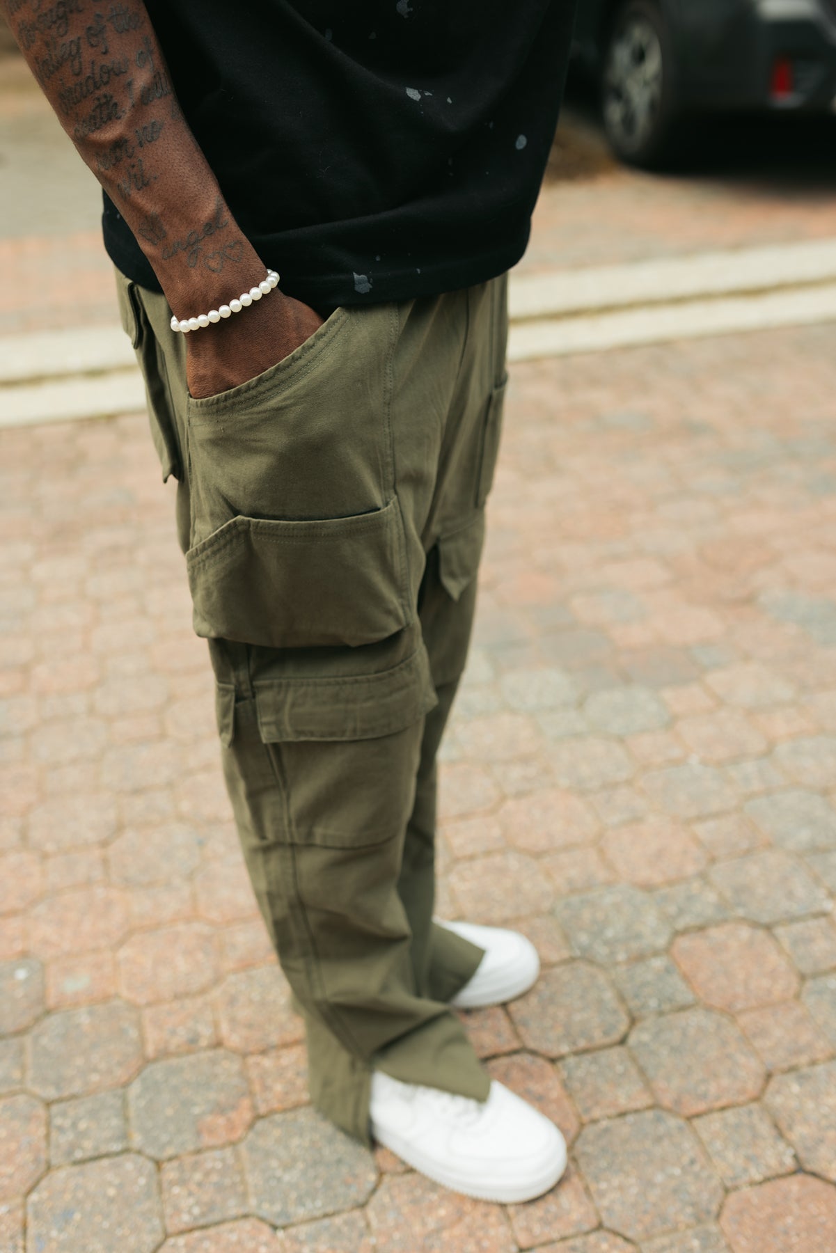 Check styling ideas for「Cargo Jogger Pants」| UNIQLO US